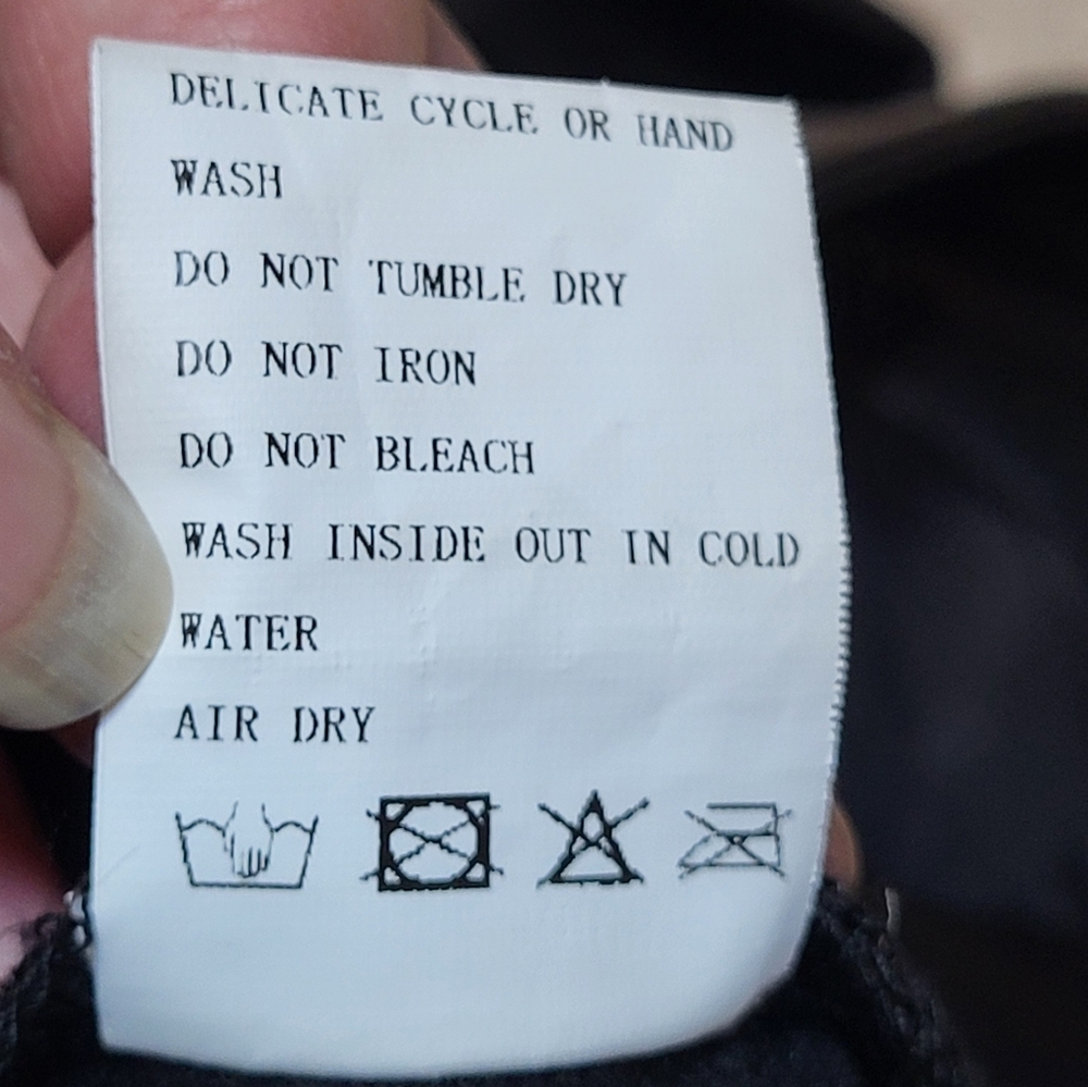 Luvamia Women's Black Pleated High Waist Faux Leather Shorts - Size XL - Picture 9 of 9